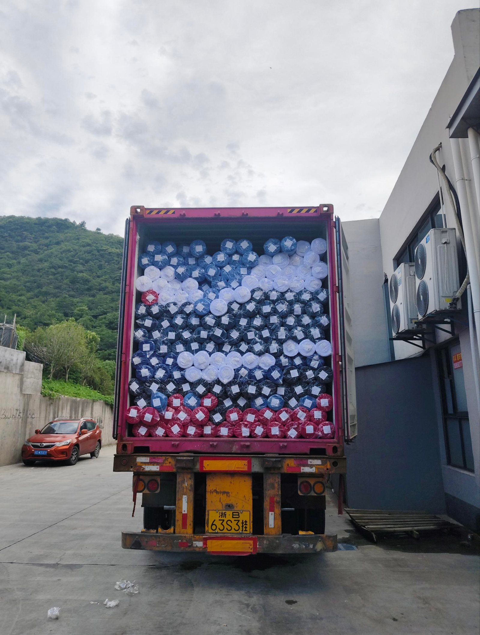 Global textile delivery service from China